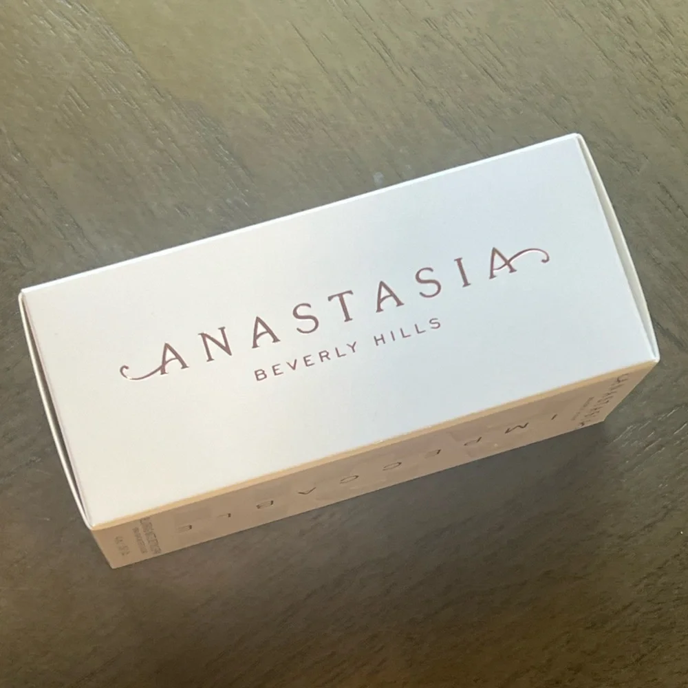 Anastasia Beverly Hills Impeccable 24HR Blurring Matte Setting Spray